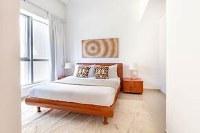 Flashy & Vibrant 1BR Apartment in Dubai Marina!