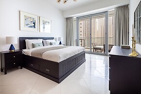Modish & Vibrant 3BR Apartment in Marina