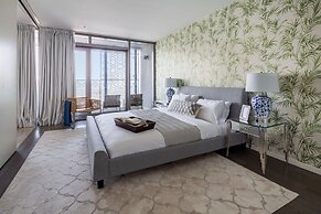 Superb And Modern 1BR on a Premier Waterfront Location!