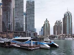 Trendy & Modern 1BR in Marina - Sleeps 4!