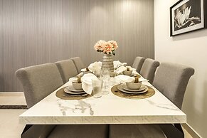 Uniquely Elegant 2BR In Prestigious Downtown Dubai!
