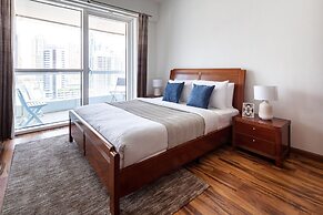 Visually Unique 1BR Apartment in JLT - Sleeps 4!