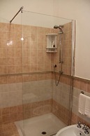 Neathon Rooms
