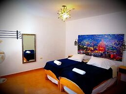 La Catrina Hostel and Breakfast