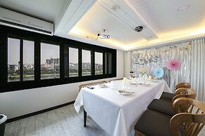 Diamond Hotel