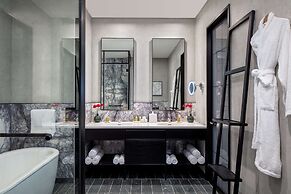 DoubleTree by Hilton Dubai M Square Hotel & Residences