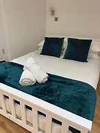 Modern 1 Bed Apartment