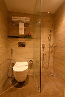 Emerald Clarks Inn Suite