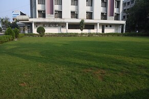 Utkarsh Hotel