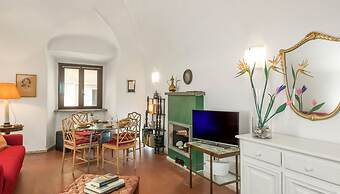 Arco in Pantheon Apartments