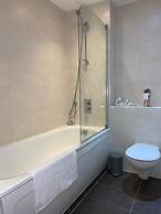 Unique & Stylish 2 Bed Apartment