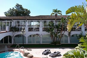 Phi Hotel Sighientu