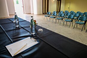 Phi Hotel Sighientu