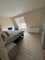 Central Location - 2 Bedroom Apartment
