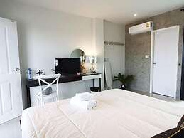 Samutsakorn Apartment