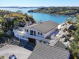 4 Star Holiday Home in Fitjar