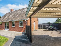 6 Person Holiday Home in Glesborg