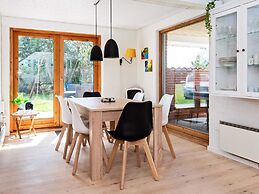 6 Person Holiday Home in Glesborg