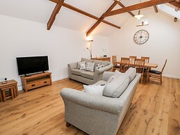Tŷ'n Lôn Bach