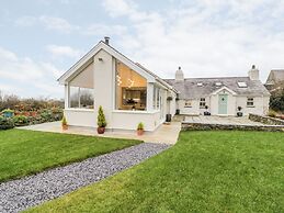 Tŷ'n Lôn Bach