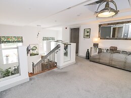 Capel Mawr, Basement 19
