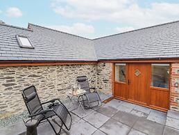 Cut Moch, Plas Moelfre Hall Barns