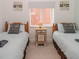 Cosy Coast Cottage