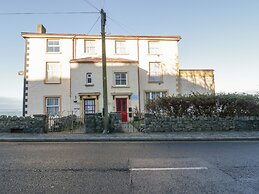 Llys Madoc, First Floor Flat