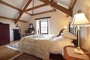 Panteurig Farmhouse