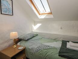 Middle Cottage