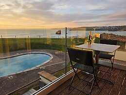 7 Ocean's Edge