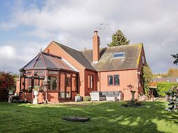 Court Farm