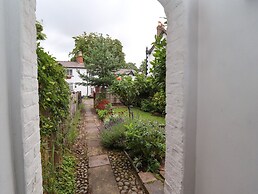 2 Ashby Place