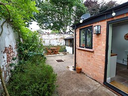 2 Ashby Place