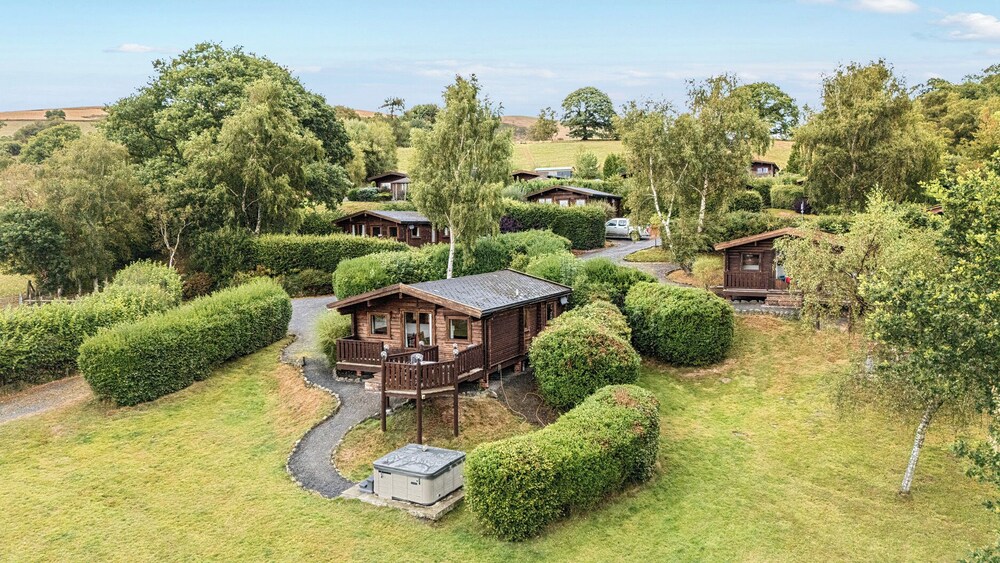Snowy Owl Lodge