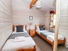 Snowy Owl Lodge