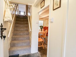 2 Rose Cottages