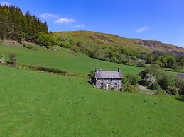 Peniarth Ganol