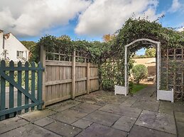 Y Bwthyn, Newport