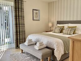 Larchwood Lodge