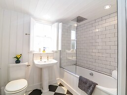 1 Jubilee Cottage