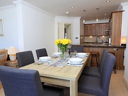 2 Embankment House
