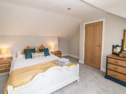 Folly Lodge