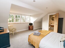 Folly Lodge