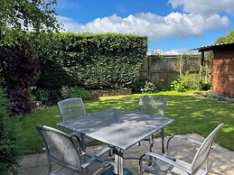 1A Erneston Crescent