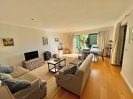 1A Erneston Crescent