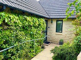 1A Erneston Crescent