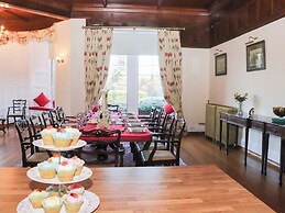 Auchentroig House
