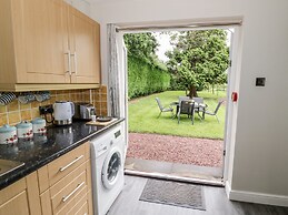 Byefield Lodge