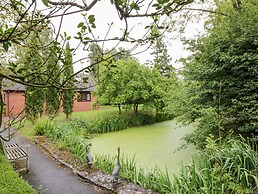 Byefield Lodge